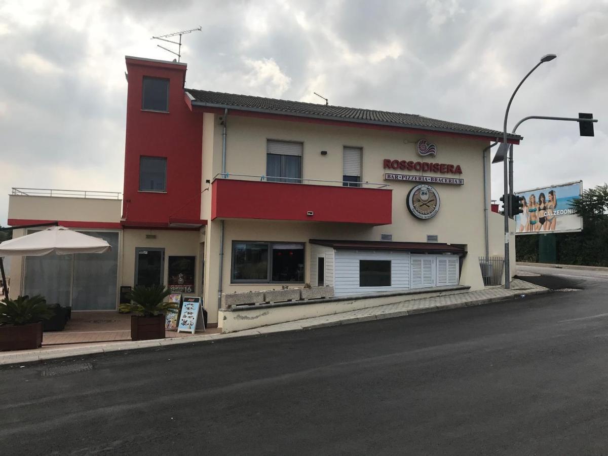 Rosso Di Sera Città Sant'Angelo Esterno foto